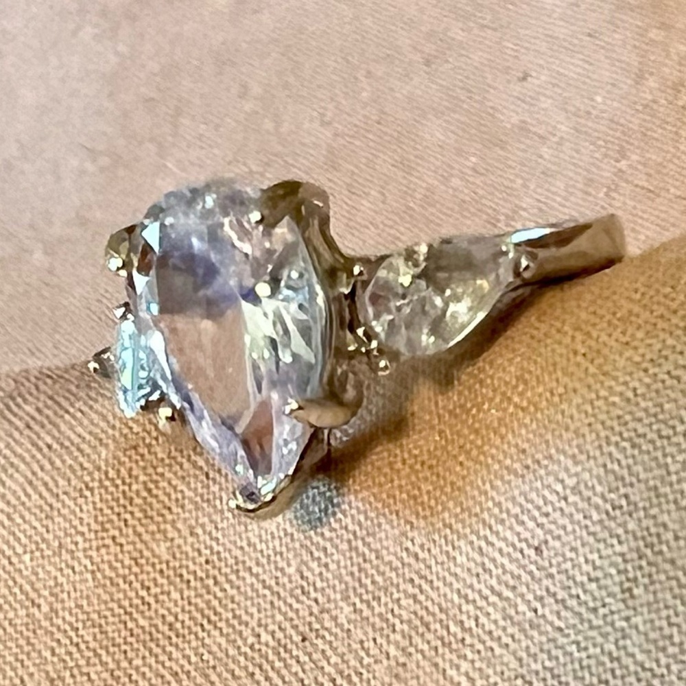 Elegant Fashion Ring Ring size 7 BN
